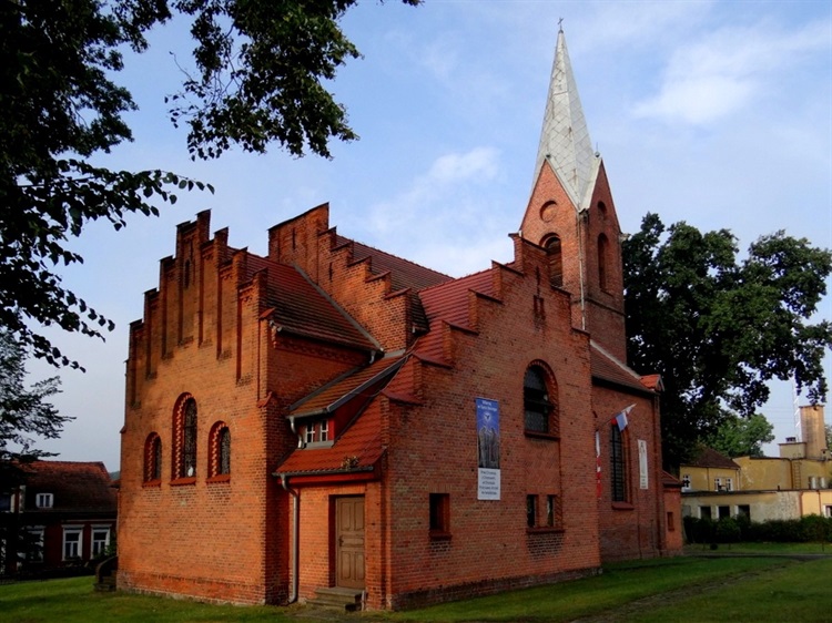 Boczów - kościół pw. Matki Bożej Królowej Polski