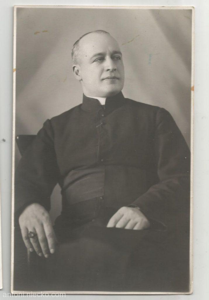 Ks. Stanisław Woronowicz. 1939r. Na odwrocie list do Zofii Wyszyńskiej